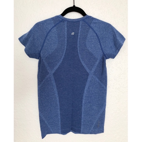 Eddie Bauer Seamless Active Tee - Picture 2 of 3